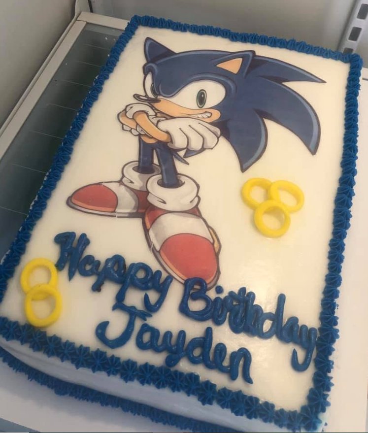 Sonic Hedgehog Cake — custom cake by Zugar Coma Zweetz